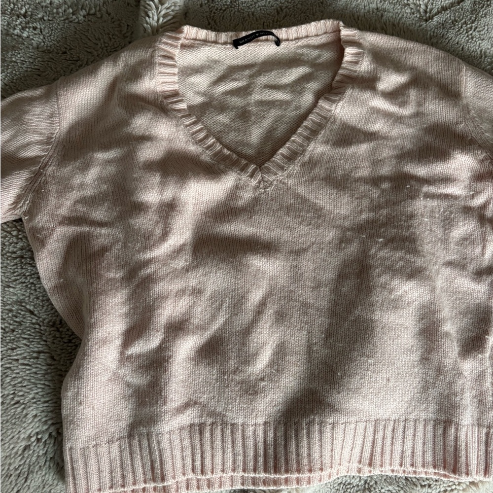 Brandy Melville Ballet Pink Cropped V-Neck Sweater